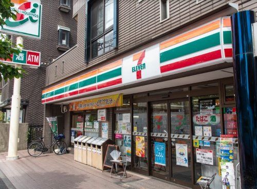 セブンイレブン 世田谷区役所前店の画像