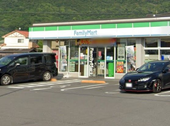 ファミリーマート 高松鶴市町店の画像