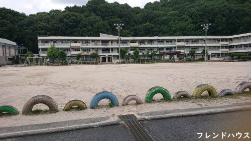 広島市立上温品小学校の画像