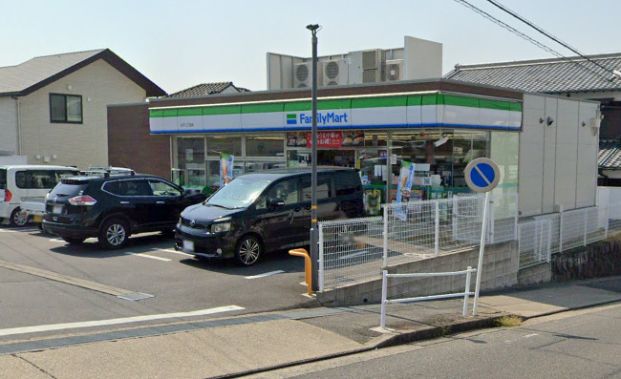 ファミリーマート 太子二丁目店の画像