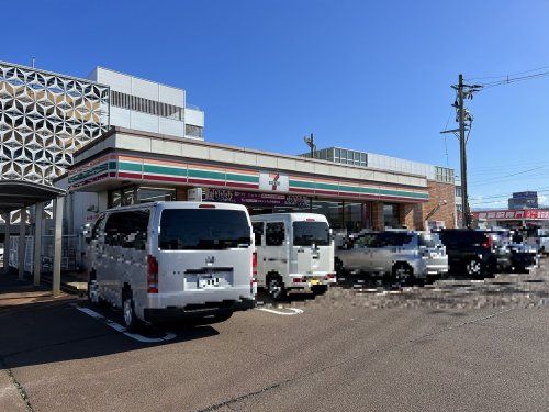 セブンイレブン 上越藤巻店の画像