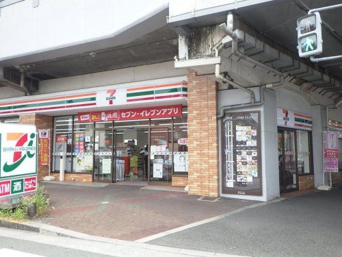 セブンイレブン 大阪片町店の画像