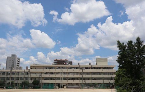 吹田市立豊津中学校の画像