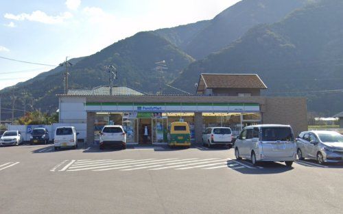 ファミリーマート 揖斐川市場店の画像