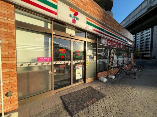 セブンイレブン江戸堀３丁目店の画像