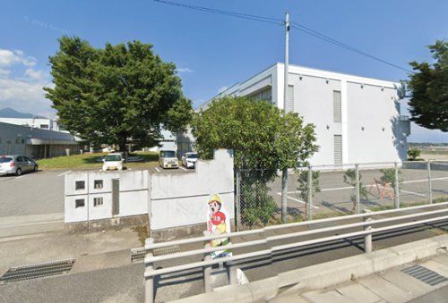韮崎市立韮崎北東小学校の画像