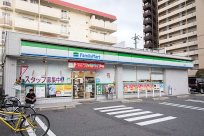 ファミリーマート 広島東雲店の画像