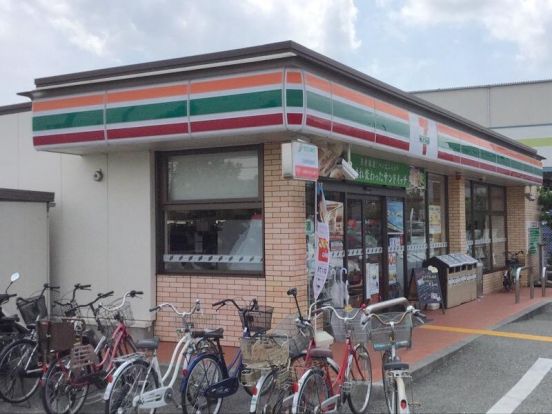 セブンイレブン 伊丹3丁目店の画像