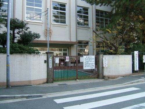  尼崎市立長洲小学校の画像