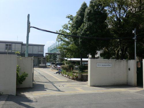 尼崎市立大庄北中学校の画像