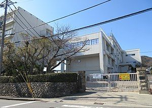 宝塚市立宝梅中学校の画像