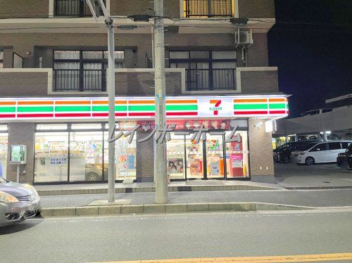 セブン-イレブン 船橋塚田駅前店の画像