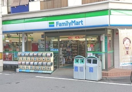 ファミリーマート 淀川図書館前店の画像