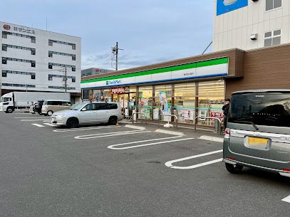 ファミリーマート 神辺町川南店の画像
