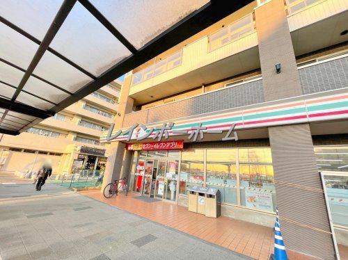 セブン-イレブン 飯山満駅前店の画像