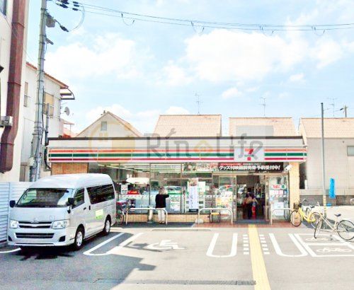 セブンイレブン 東大阪近江堂2丁目店の画像