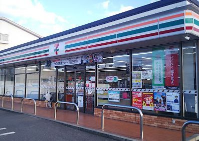 セブンイレブン 岡山藤崎東店の画像