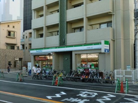 ファミリーマート 西三国四丁目店の画像