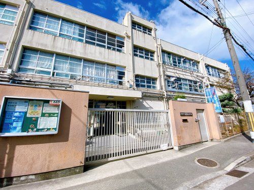 東大阪市立荒川小学校の画像