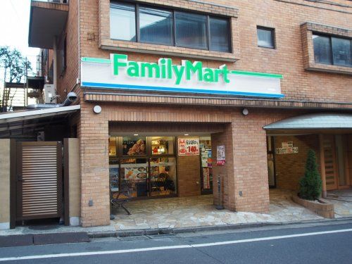 ファミリーマート 上原三丁目店の画像