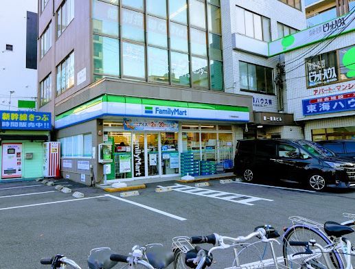 ファミリーマート 三河安城駅前店の画像