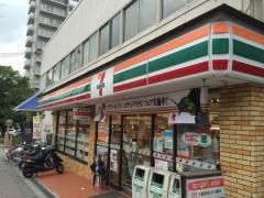 セブンイレブン 神戸松野通店の画像