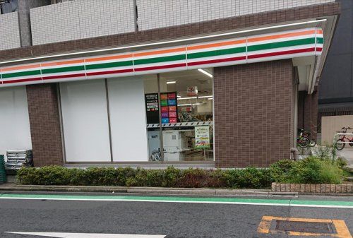 セブンイレブン 新宿水道町店の画像