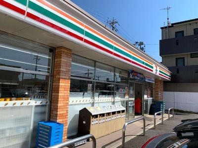 セブンイレブン 名古屋萱場2丁目店の画像