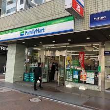 ファミリーマート 田町東口店の画像