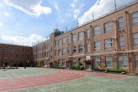 新宿区立早稲田小学校の画像