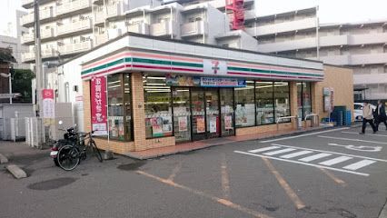 セブン-イレブン 福岡東七隈店の画像