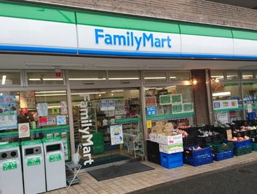 ファミリーマート 世田谷北沢四丁目店の画像