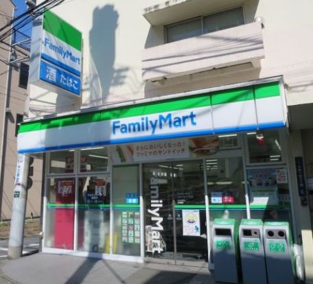 ファミリーマート 千駄ヶ谷二丁目店の画像