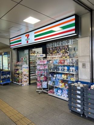 セブンイレブン 小田急登戸店の画像