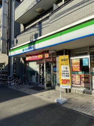 ファミリーマート 登戸駅東店の画像