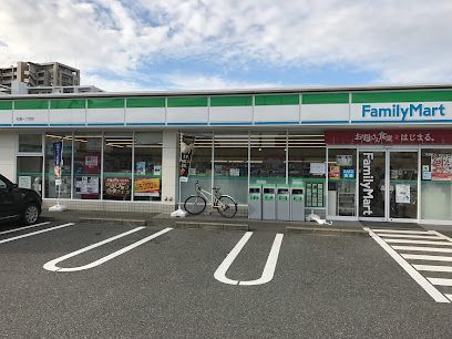 ファミリーマート 松島一丁目店の画像