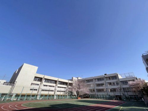 新宿区立鶴巻小学校の画像