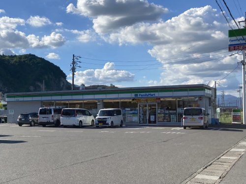 ファミリーマート 大垣赤坂店の画像