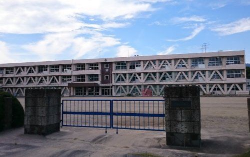垂井町立垂井小学校の画像