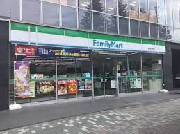 ファミリーマート 市谷本村町店の画像