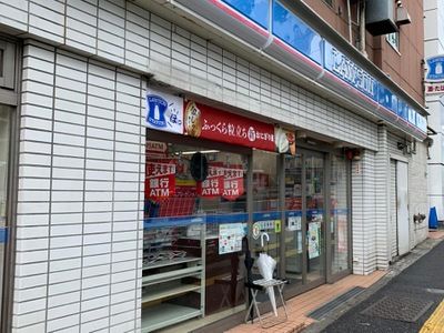 ローソン 新宿医大通店の画像