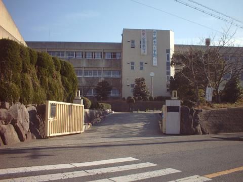 貝塚市立第四中学校の画像