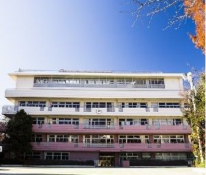 文京区立本郷小学校の画像