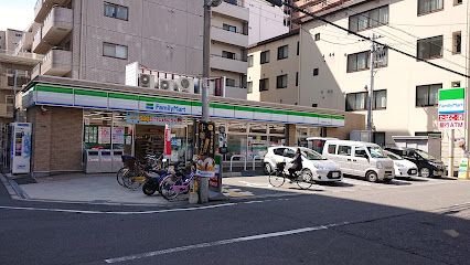 ファミリーマート 城東中央二丁目店の画像