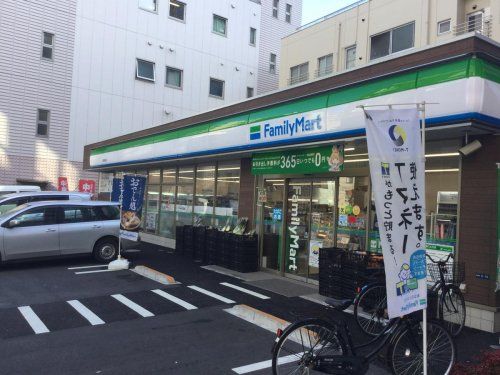 ファミリーマート 東五軒町店の画像