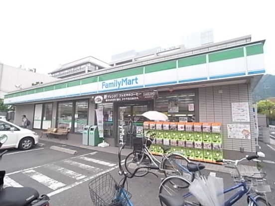 ファミリーマート 四条畷駅前店の画像