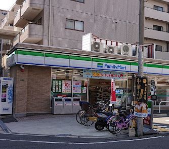 ファミリーマート 城東中央二丁目店の画像