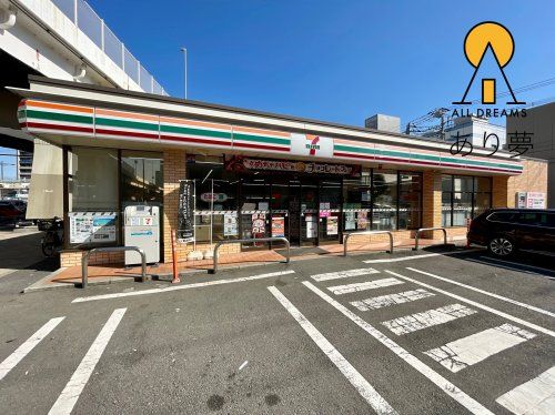 セブンイレブン 横浜神奈川2丁目店の画像