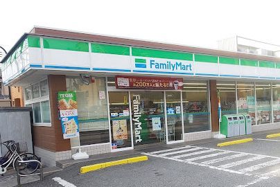 ファミリーマート 万代六丁目店の画像