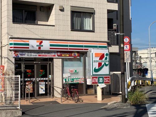 セブンイレブン 横浜長津田駅前店の画像